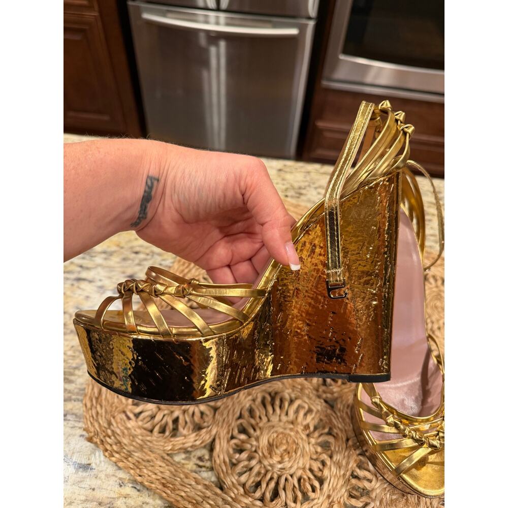 Gucci Gold Wedge Platform Sandals, Size 9/39 - Picture 9 of 16